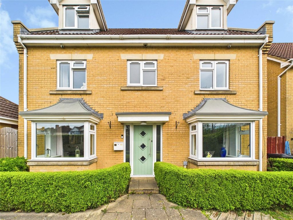 Property photo 2 of 29 Picture No. 46