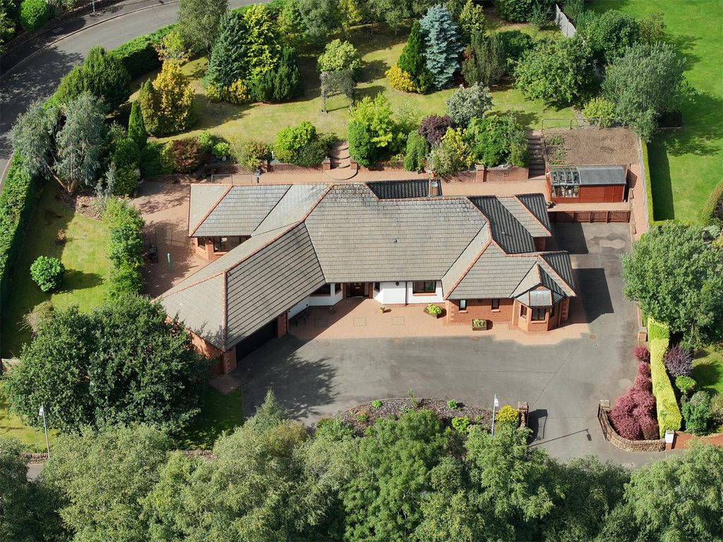 Property photo 1 of 36