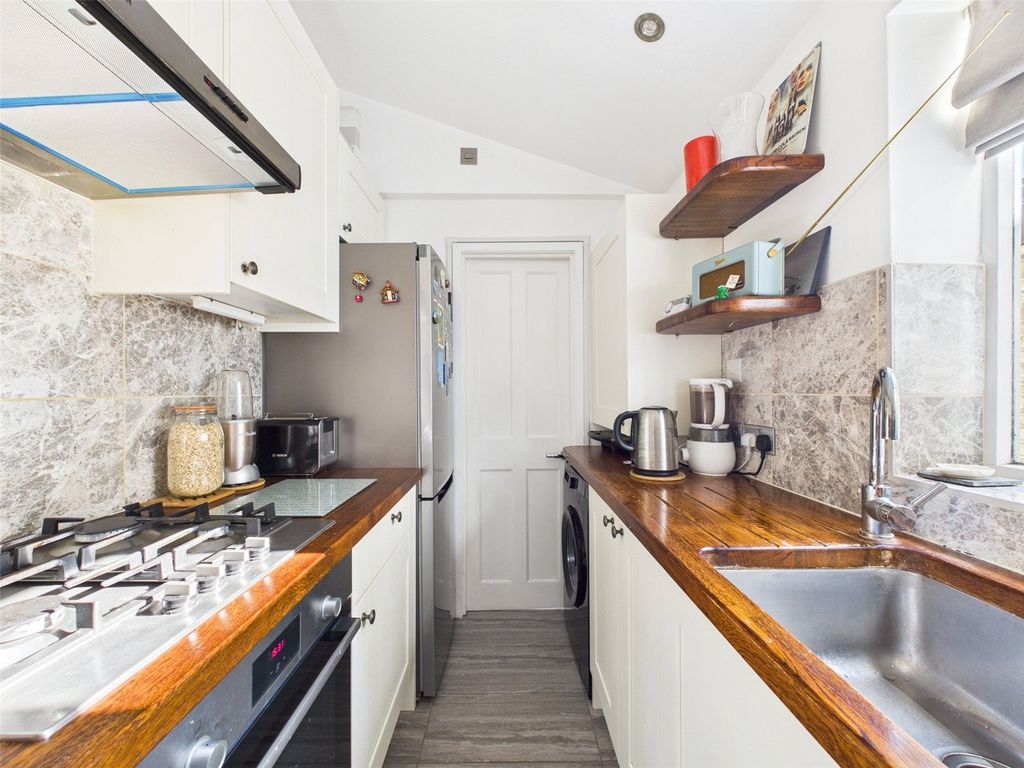 Property photo 2 of 11 Picture No. 18