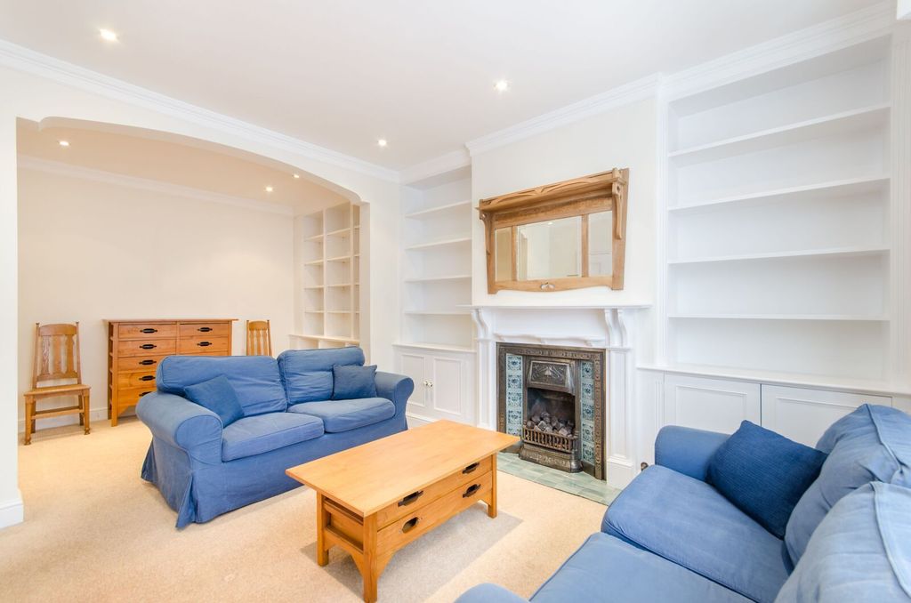 Property photo 2 of 18