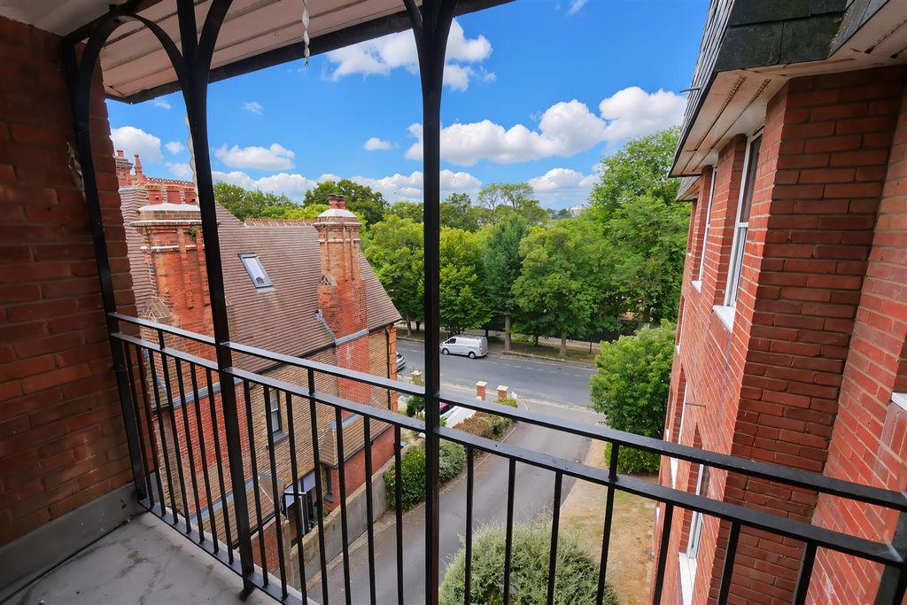 Property photo 2 of 14 Balcony