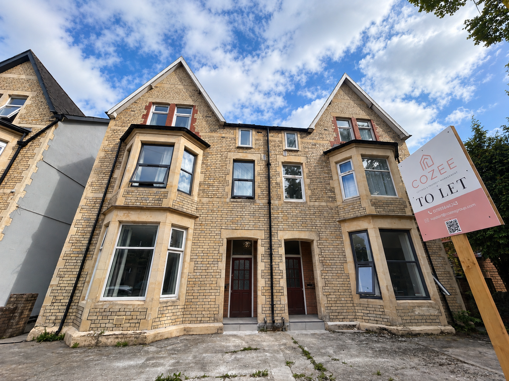 Property photo 1 of 6 Building Front