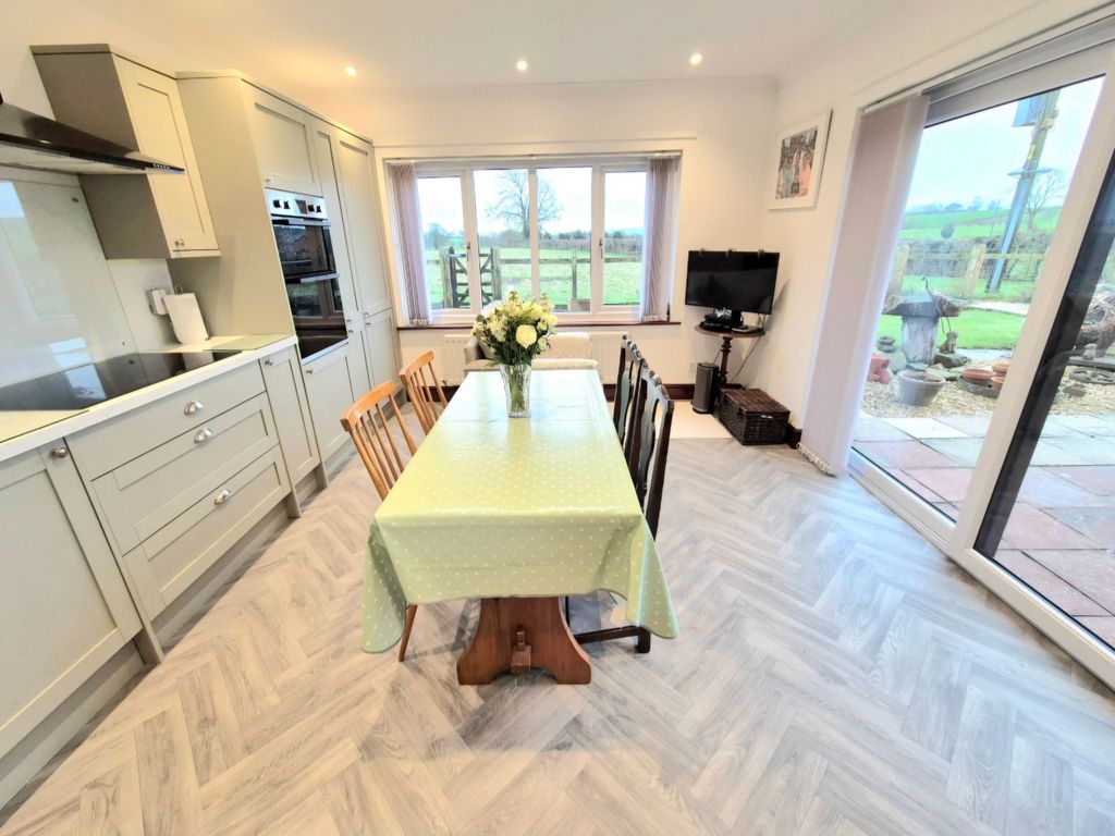 Property photo 3 of 28 Kitchen Diner