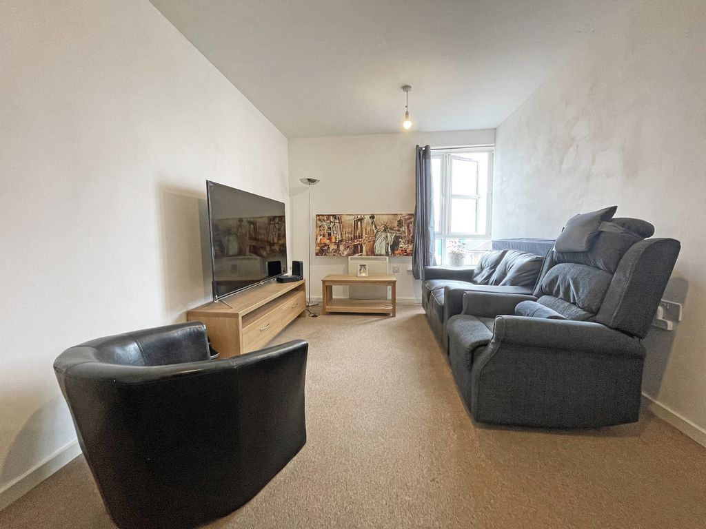 Property photo 3 of 11