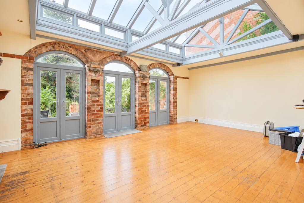 Property photo 3 of 34 E6