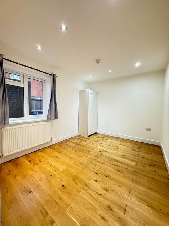 Property photo 3 of 4