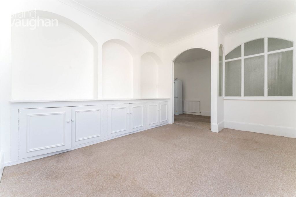 Property photo 2 of 7 Bedroom