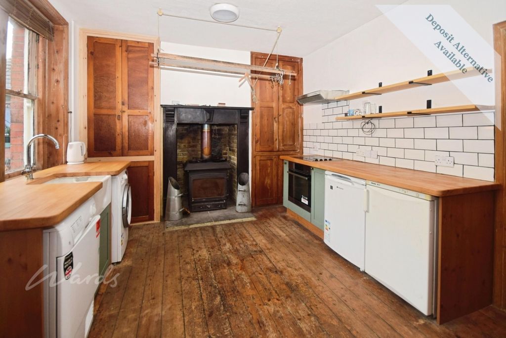 Property photo 2 of 8 Kitchen