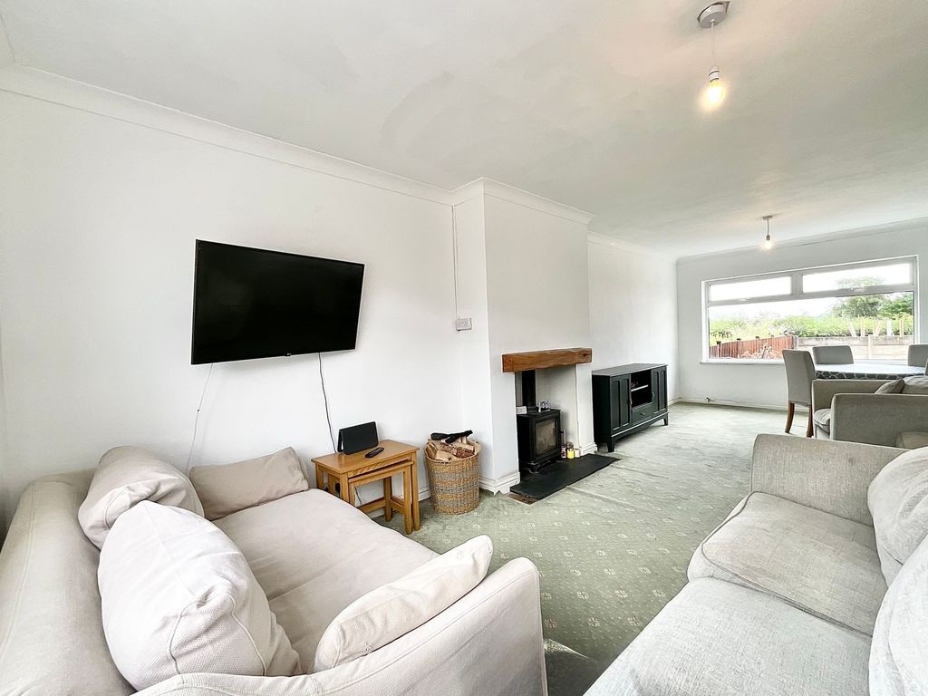 Property photo 3 of 27