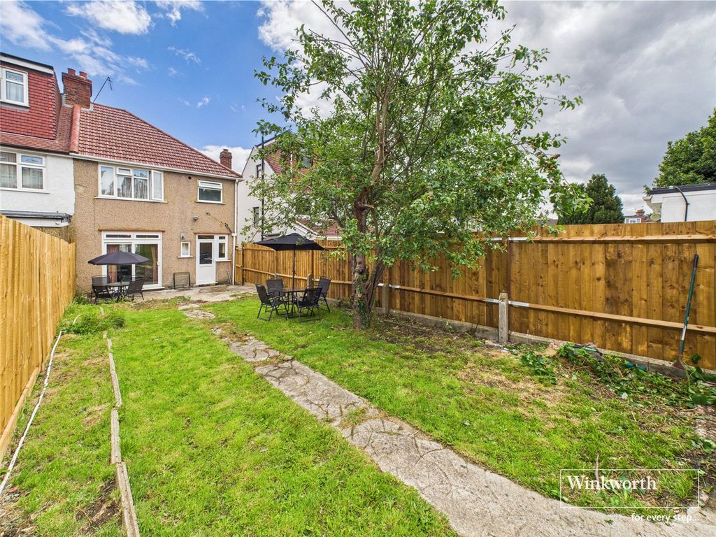 Property photo 3 of 11 Garden