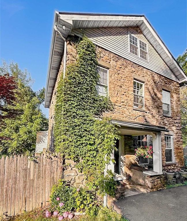 Property photo 1 of 31