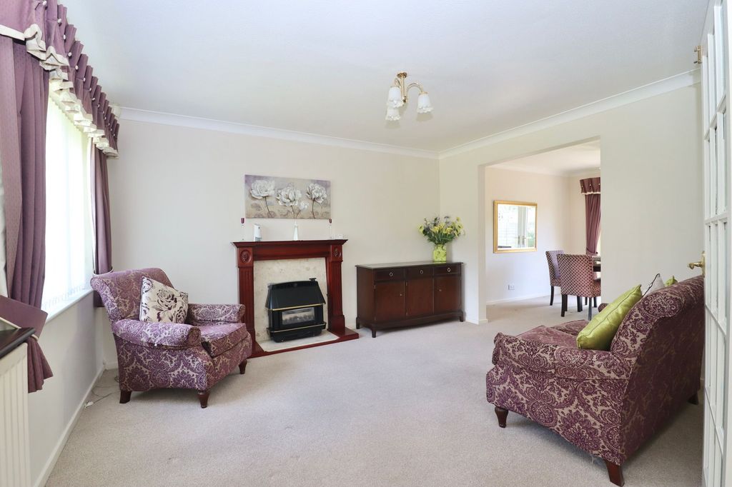 Property photo 2 of 19