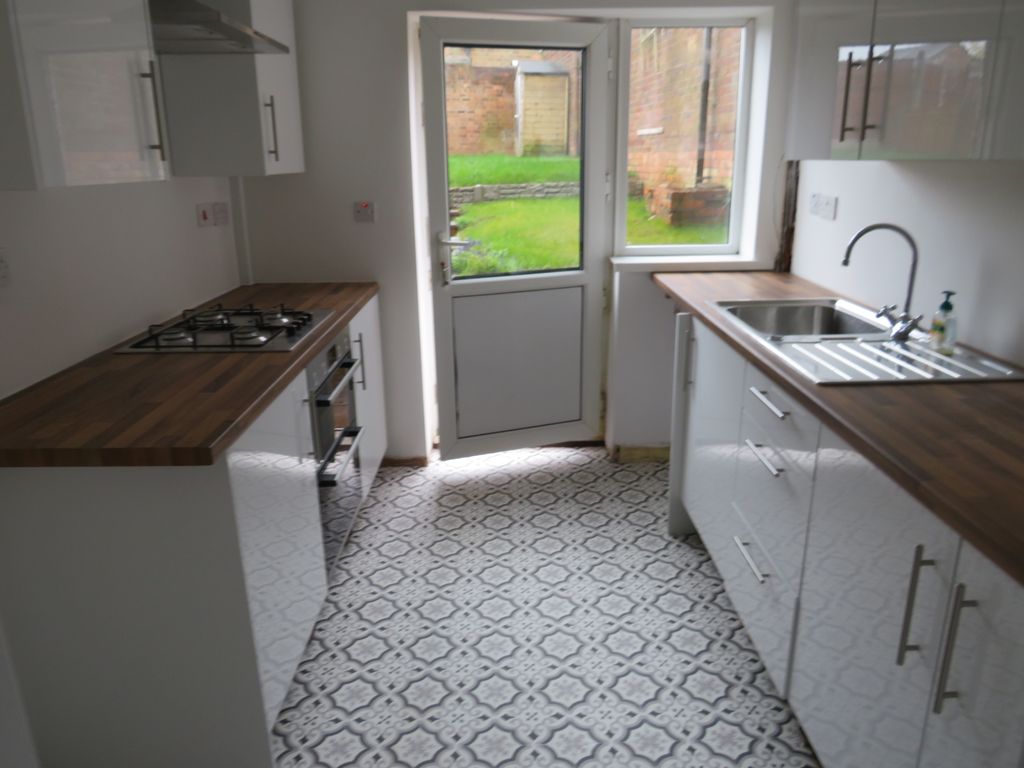 Property photo 2 of 11 Kitchen