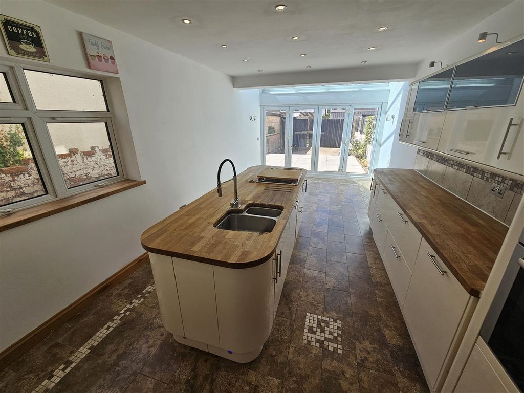 Property photo 3 of 15 20250826_115144[1].Jpg
