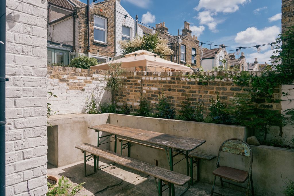Property photo 3 of 31 350176 - A0Op600000Eglrnma3_N4Edit2.Jpg