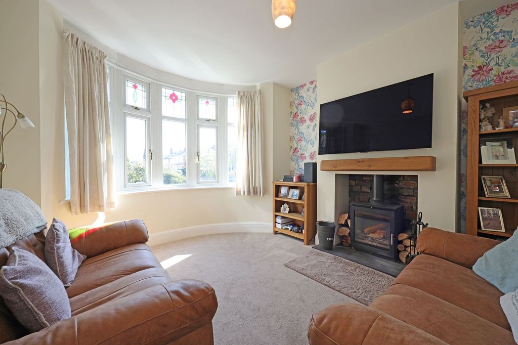 Property photo 3 of 19