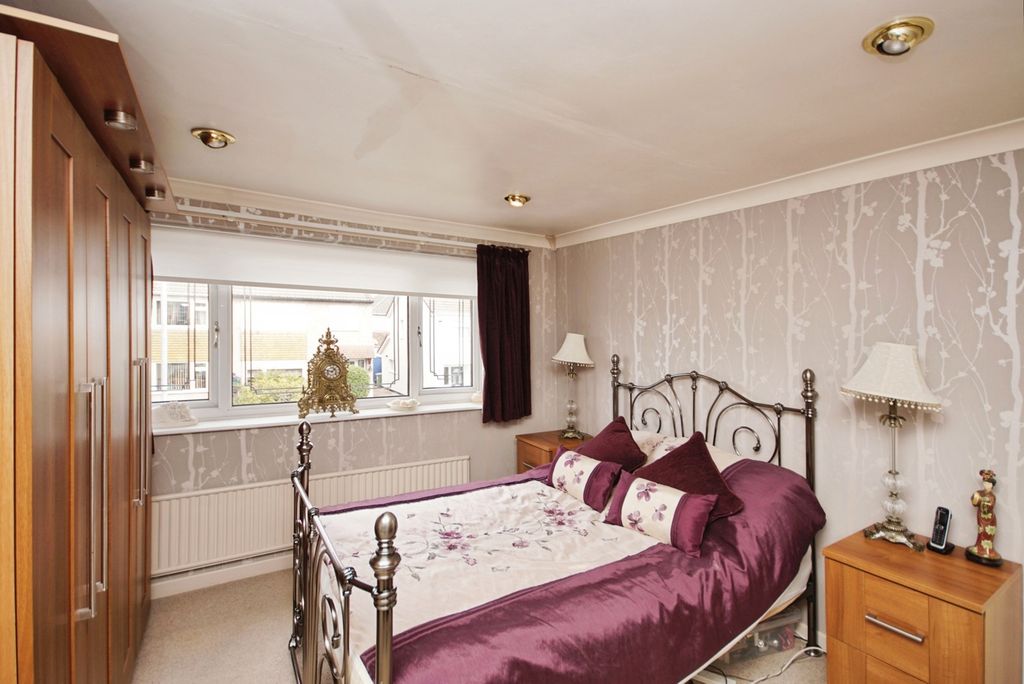 Property photo 2 of 16 Photo