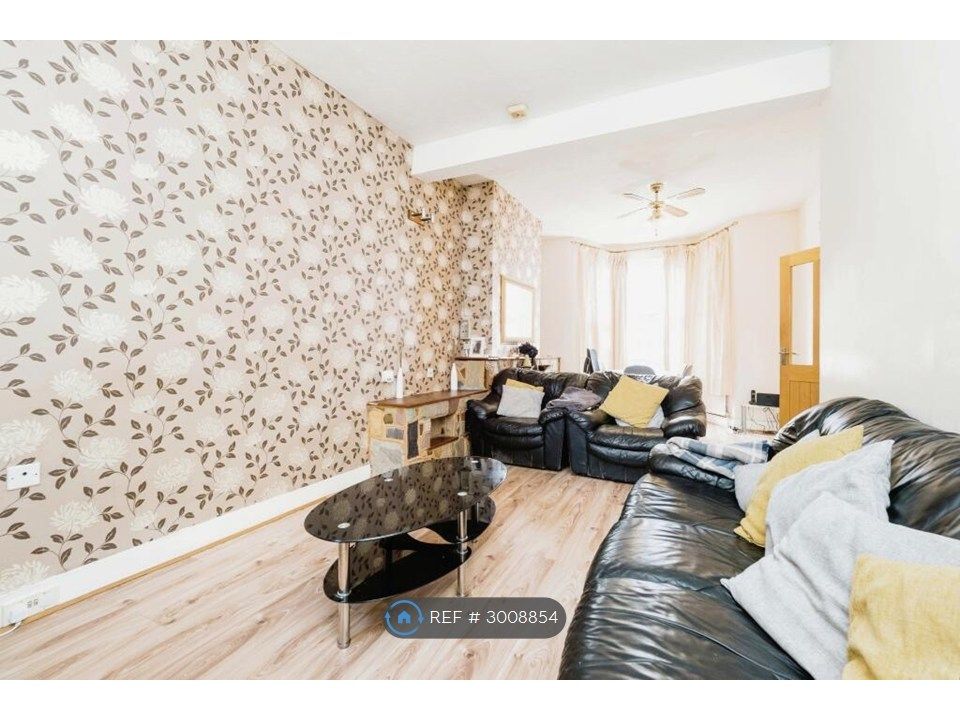 Property photo 3 of 35