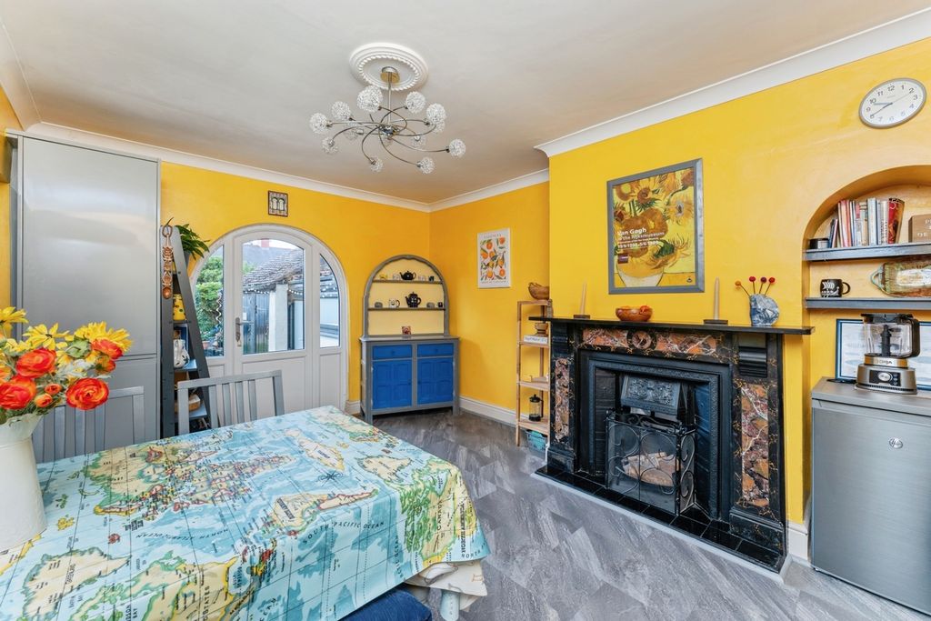Property photo 3 of 16 Dining Room