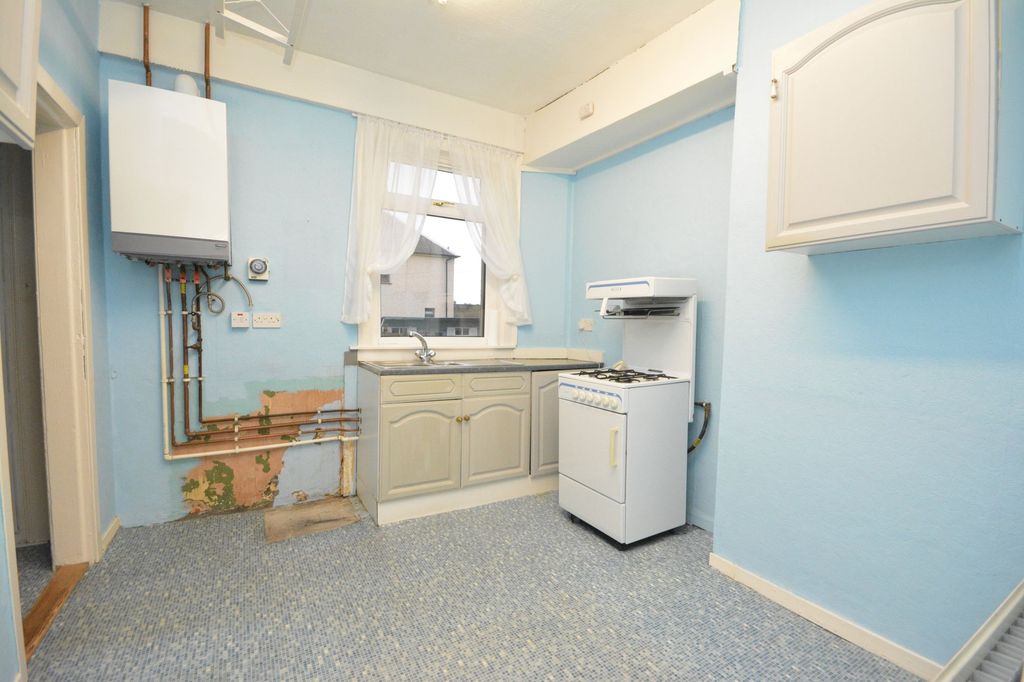 Property photo 3 of 8