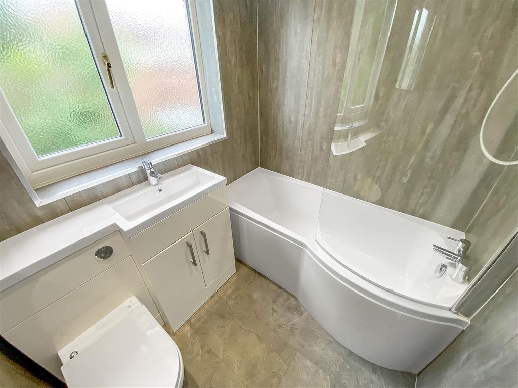 Property photo 2 of 10 Bathroom/WC