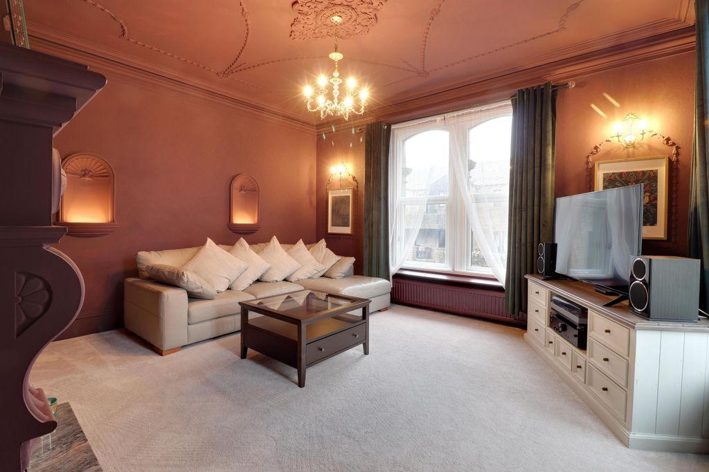 Property photo 3 of 37 Living Room