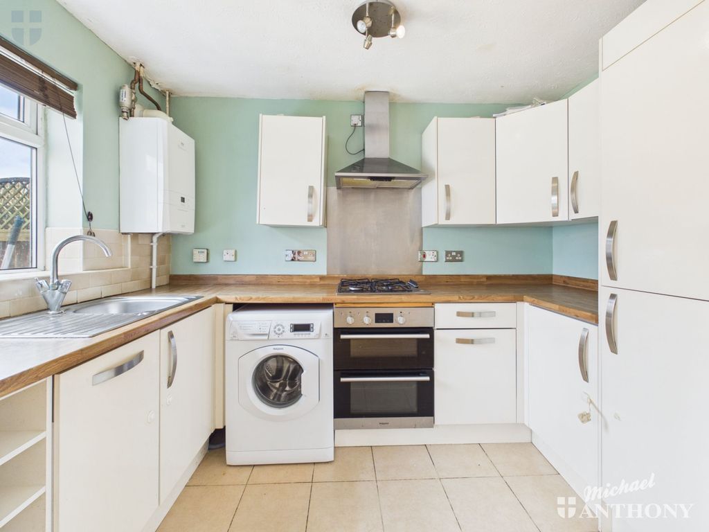 Property photo 3 of 13 Cam03852G0-Pr0723-Still007