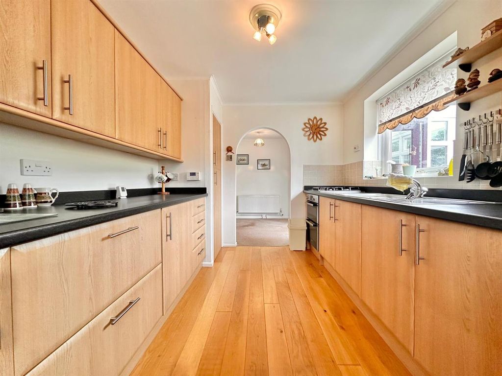 Property photo 3 of 13 Kitchen