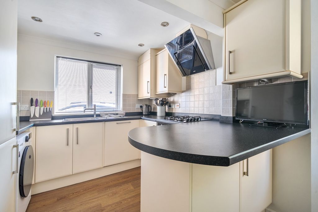 Property photo 2 of 22 1488087-18-6A4Be1c09d3Bf