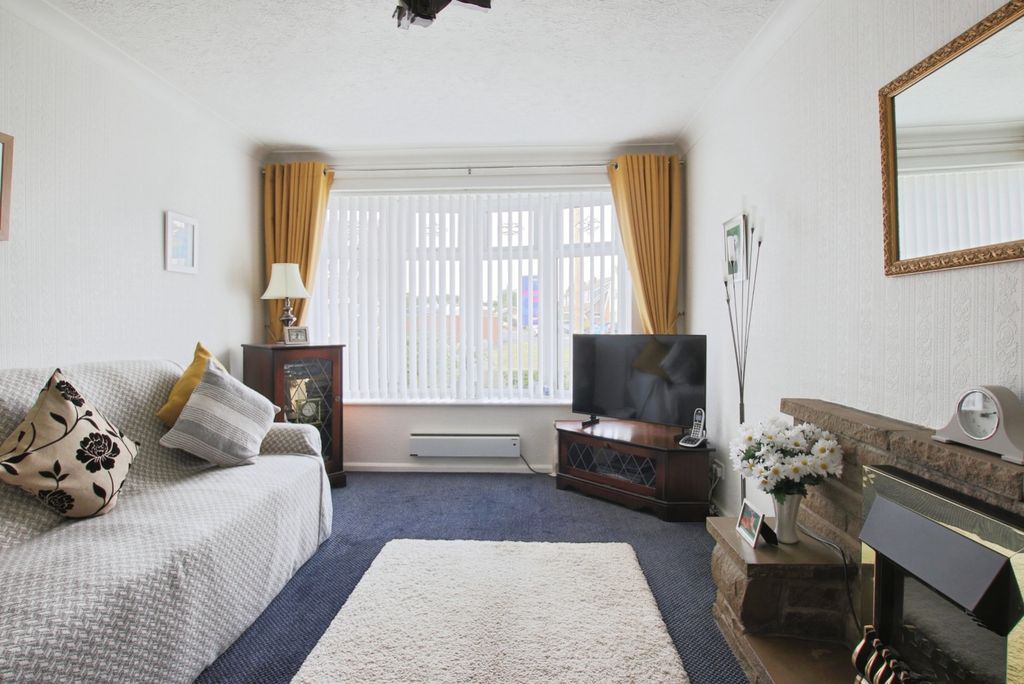 Property photo 2 of 9 4365473