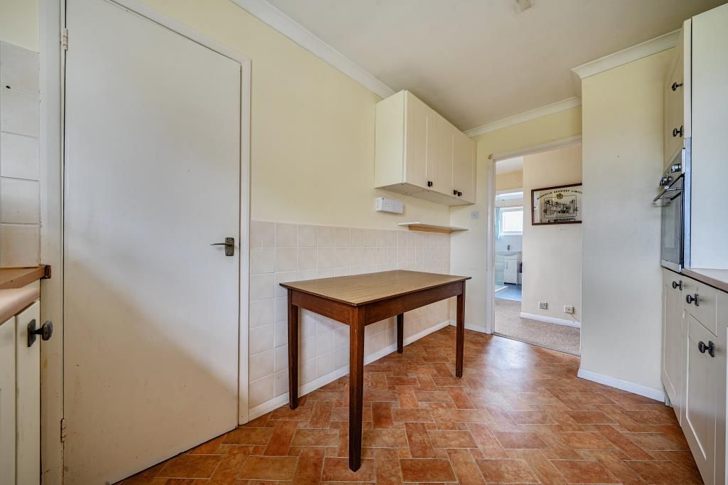 Property photo 3 of 14 Kitchen