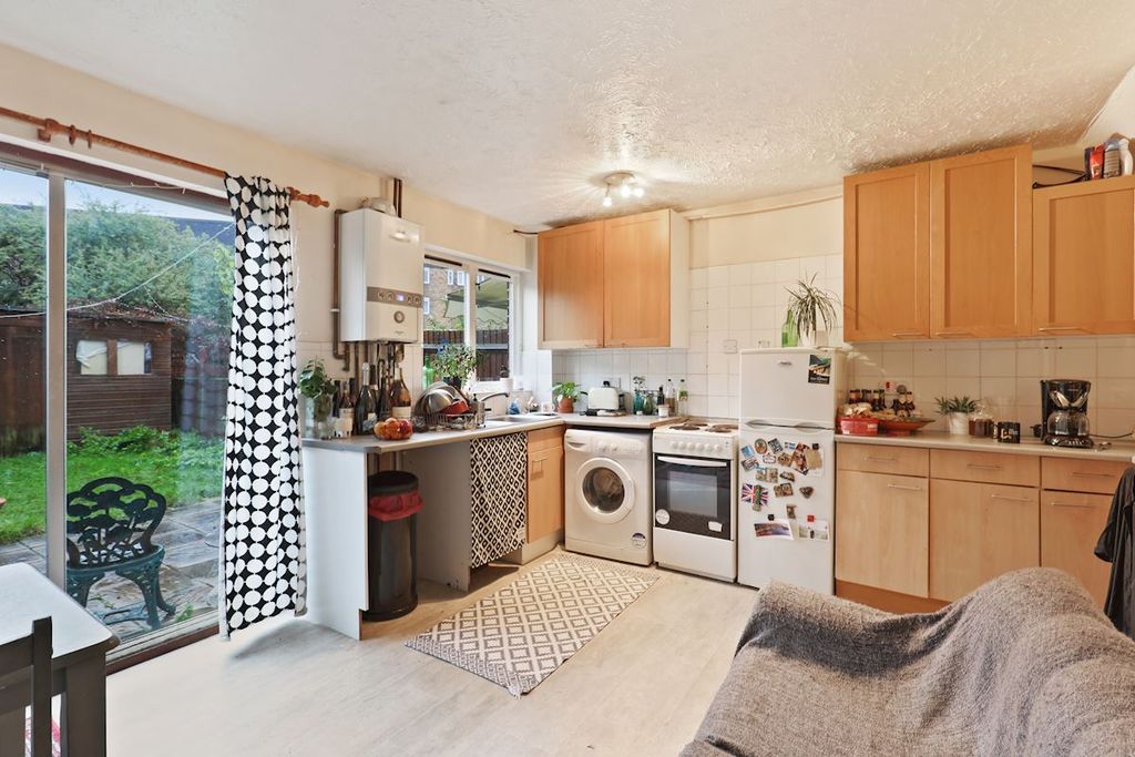 Property photo 2 of 7