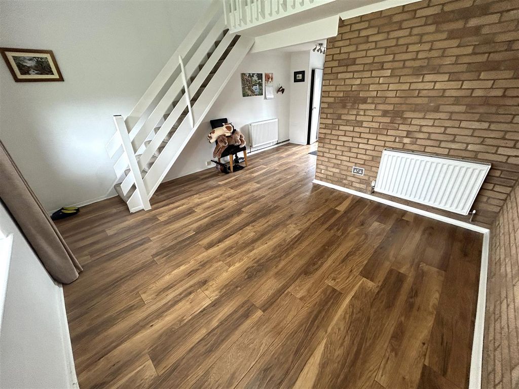 Property photo 2 of 8 Lounge