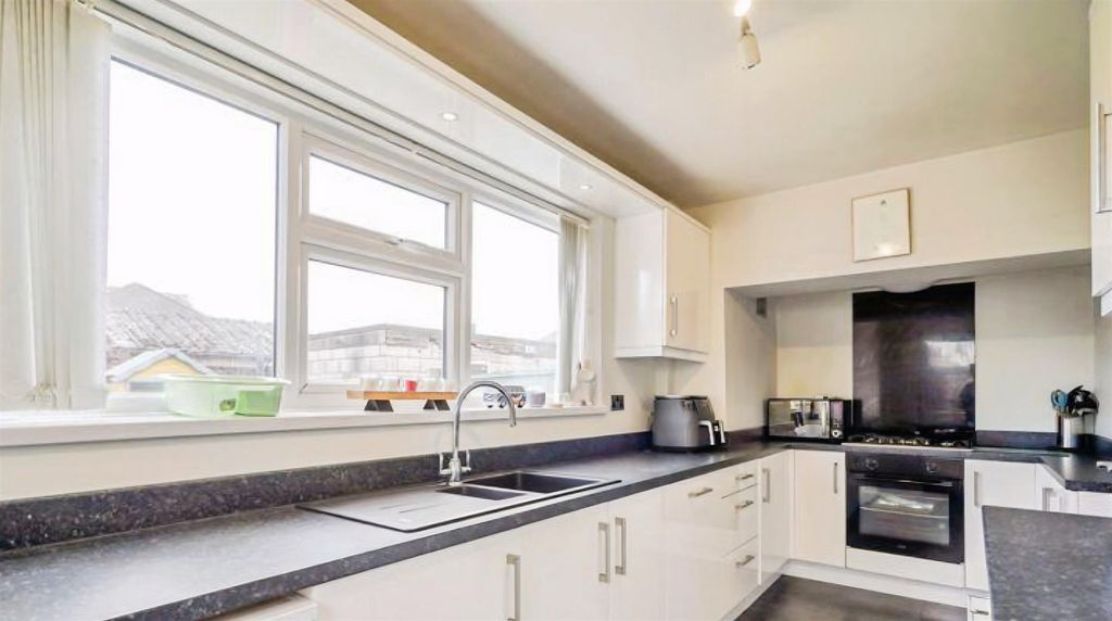 Property photo 3 of 19 1A298034-Screenshot 202025-10-22 20At 2017.18.36.P