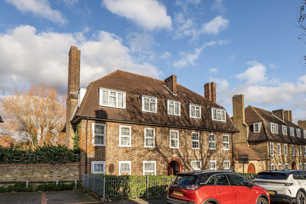 Property photo 1 of 11 1397789-12-696F80...