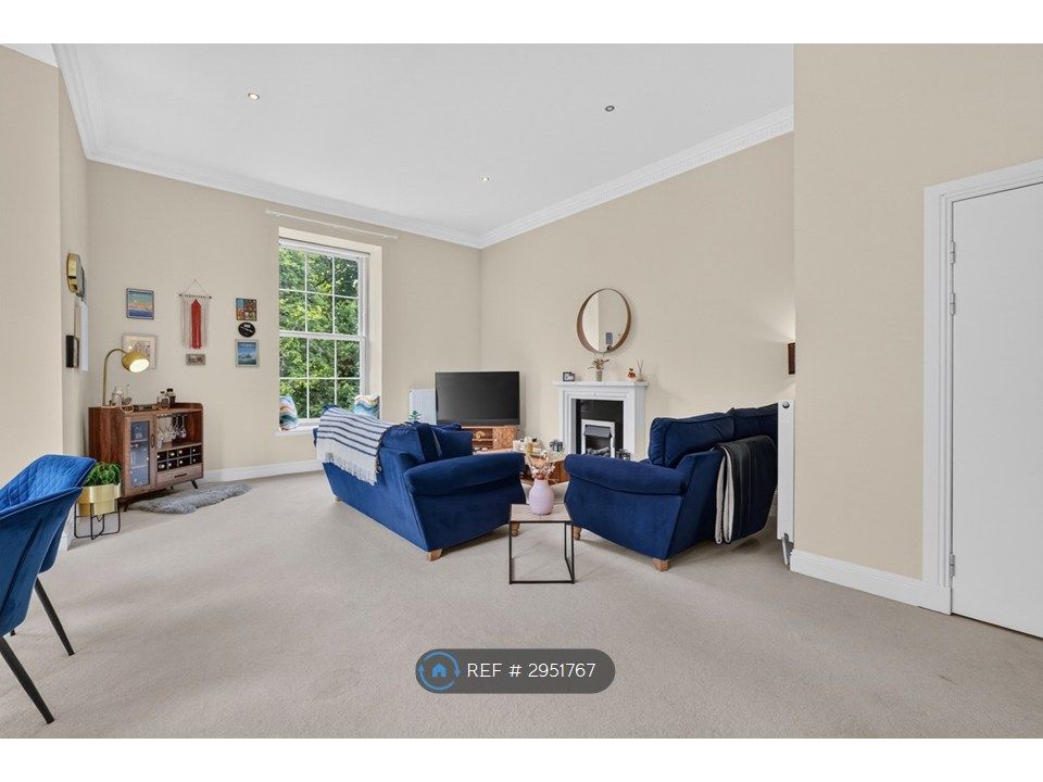 Property photo 2 of 32