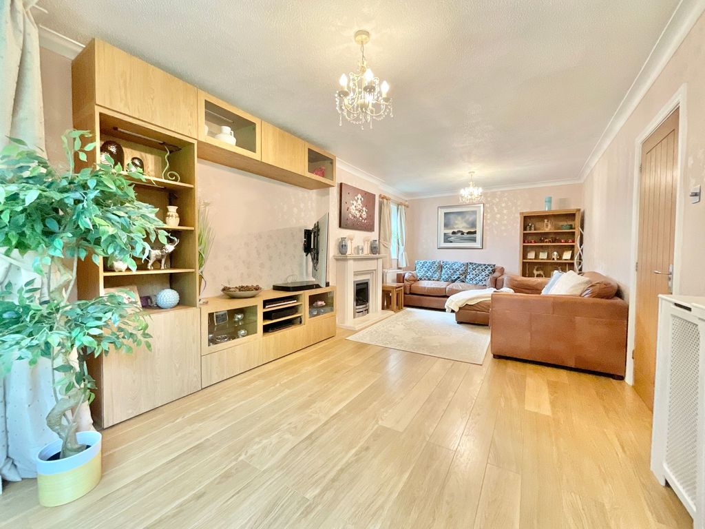 Property photo 2 of 35