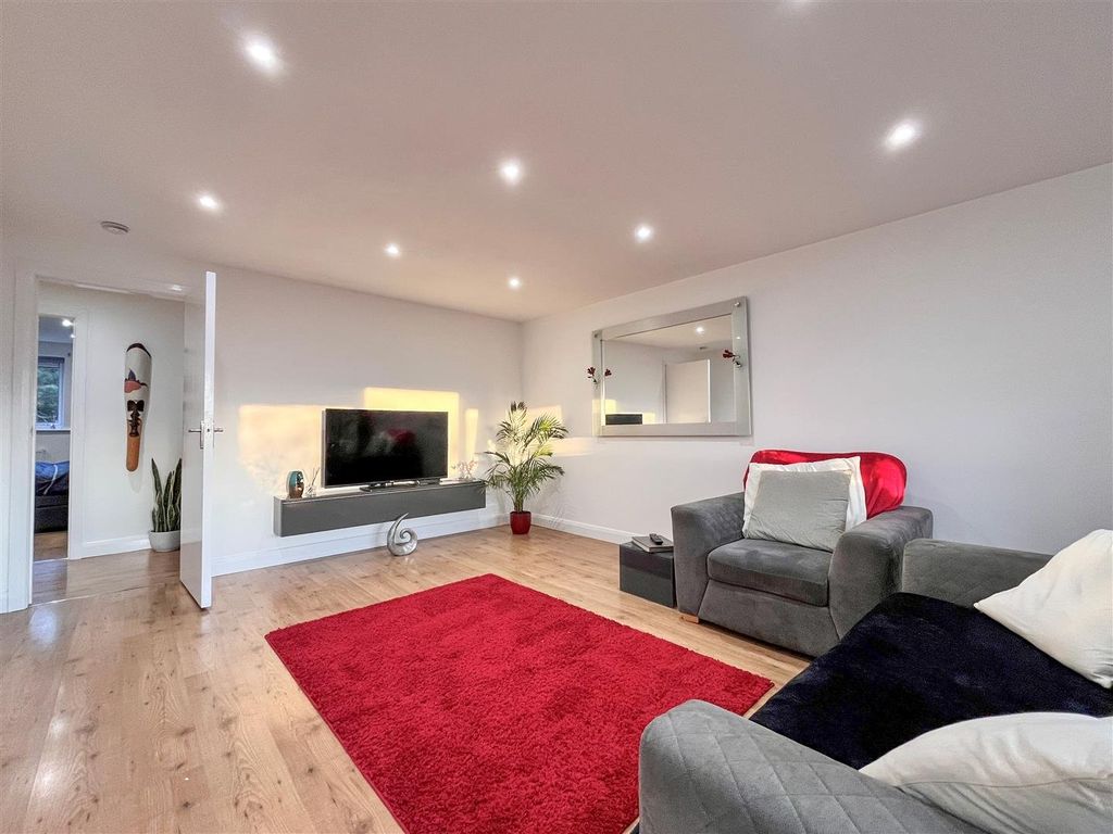 Property photo 2 of 9 Picture No. 03