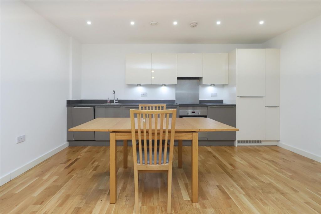 Property photo 3 of 13 Kitchen / Dining