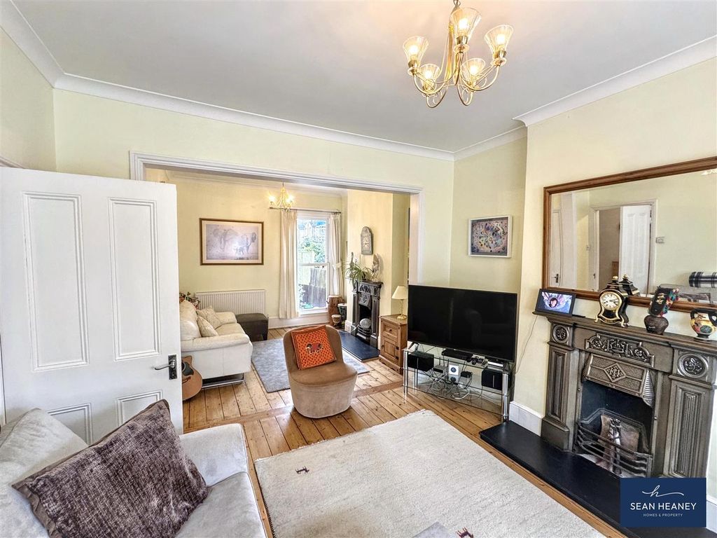 Property photo 3 of 25