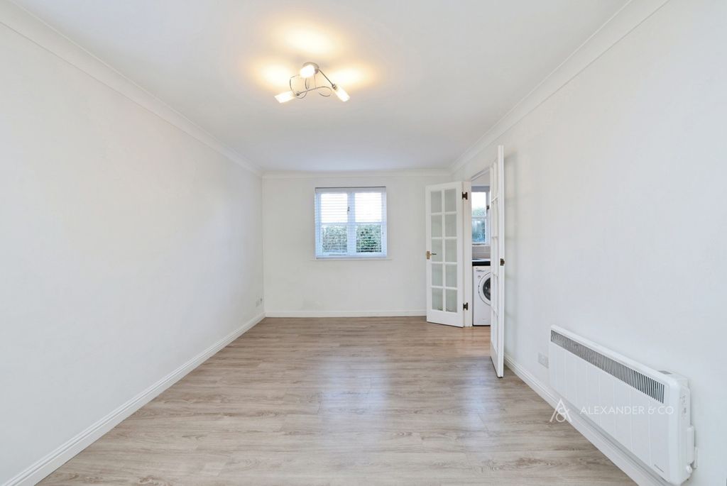 Property photo 3 of 11 Pbox-Img.Jpg