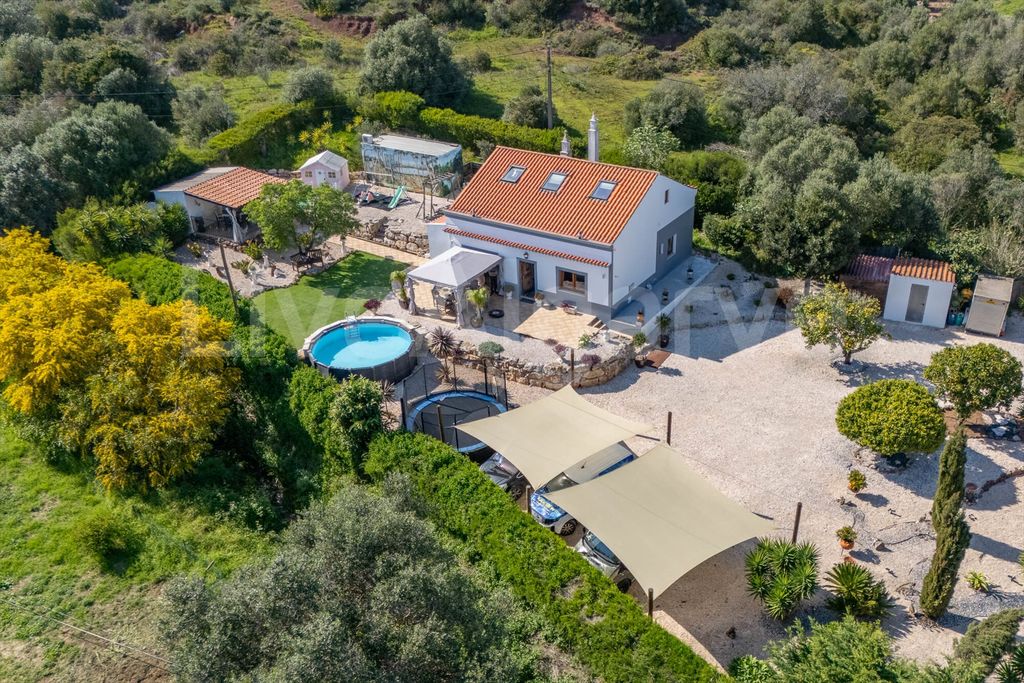 Property photo 1 of 34 Opportunity | Renovated T4 Villa At Budens For Sale - Vila Do Bispo