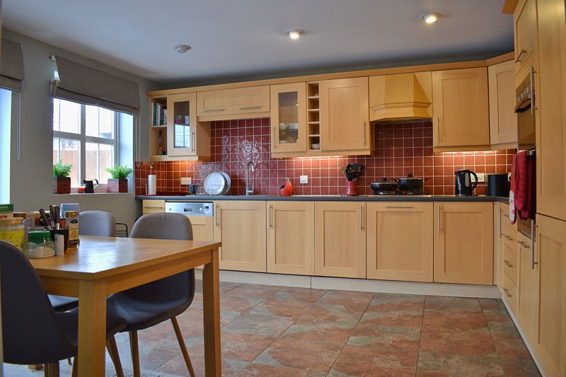 Property photo 3 of 15 Breakfast Kitchen