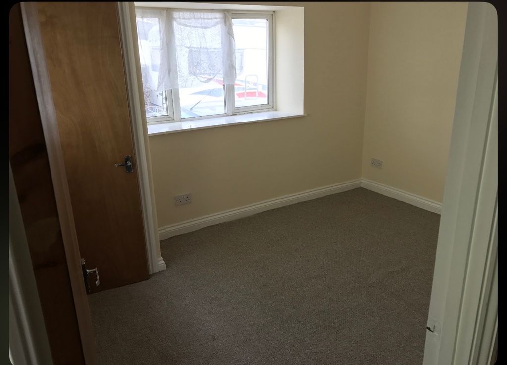 Property photo 2 of 7 Property