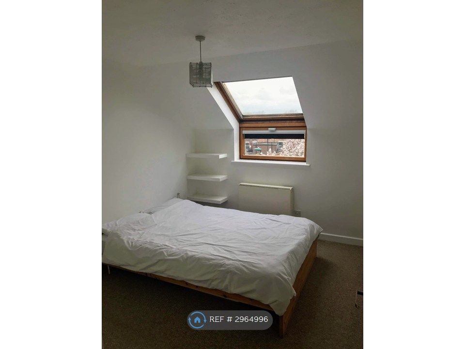 Property photo 3 of 7 Bedroom