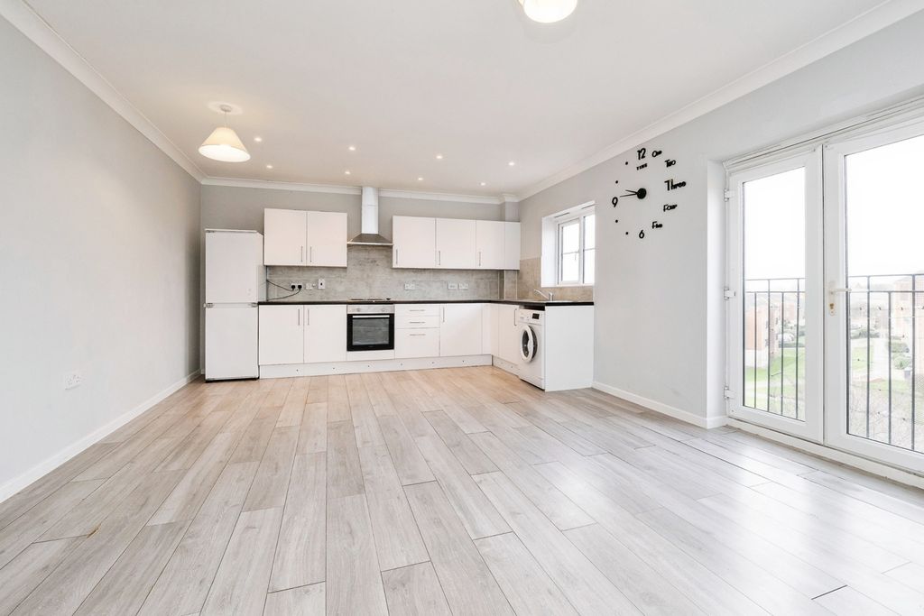 Property photo 2 of 17 Lounge/Kitchen