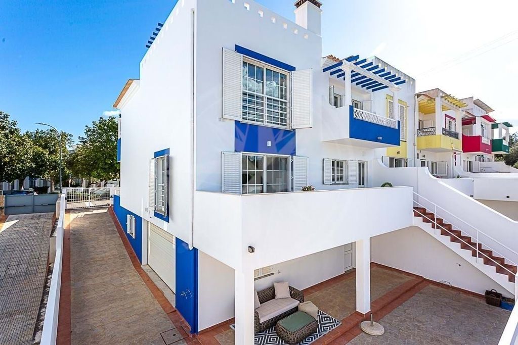 Property photo 3 of 27