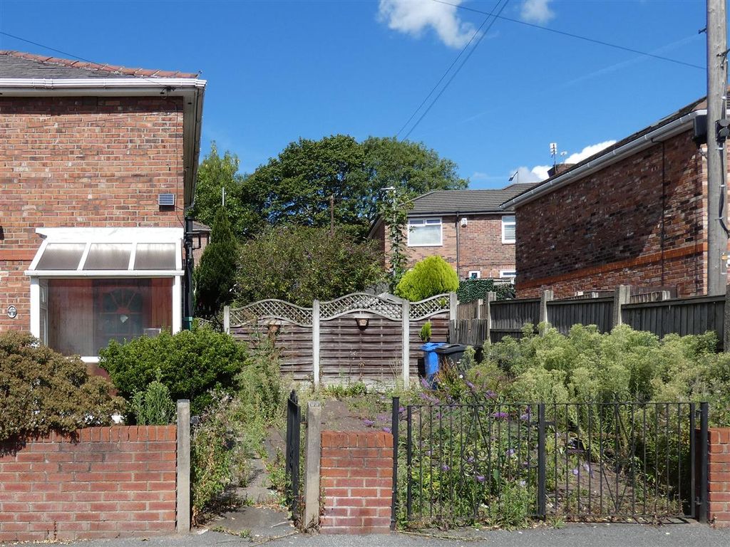 Property photo 2 of 11
