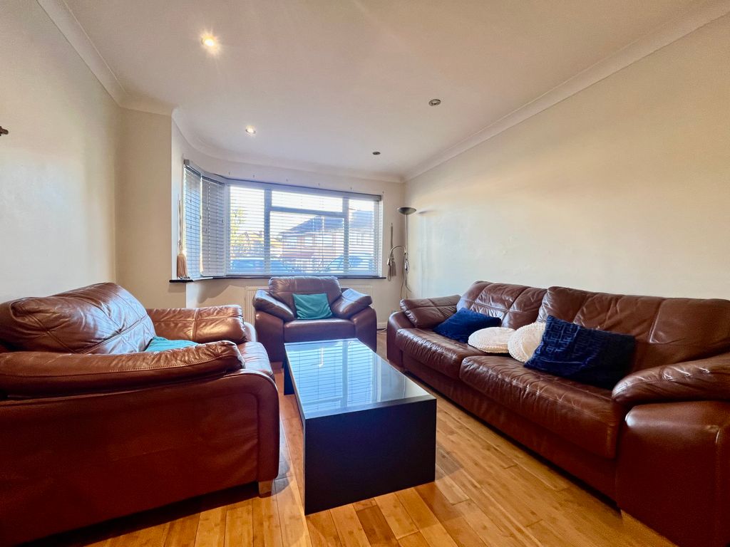 Property photo 3 of 11 Img_1870