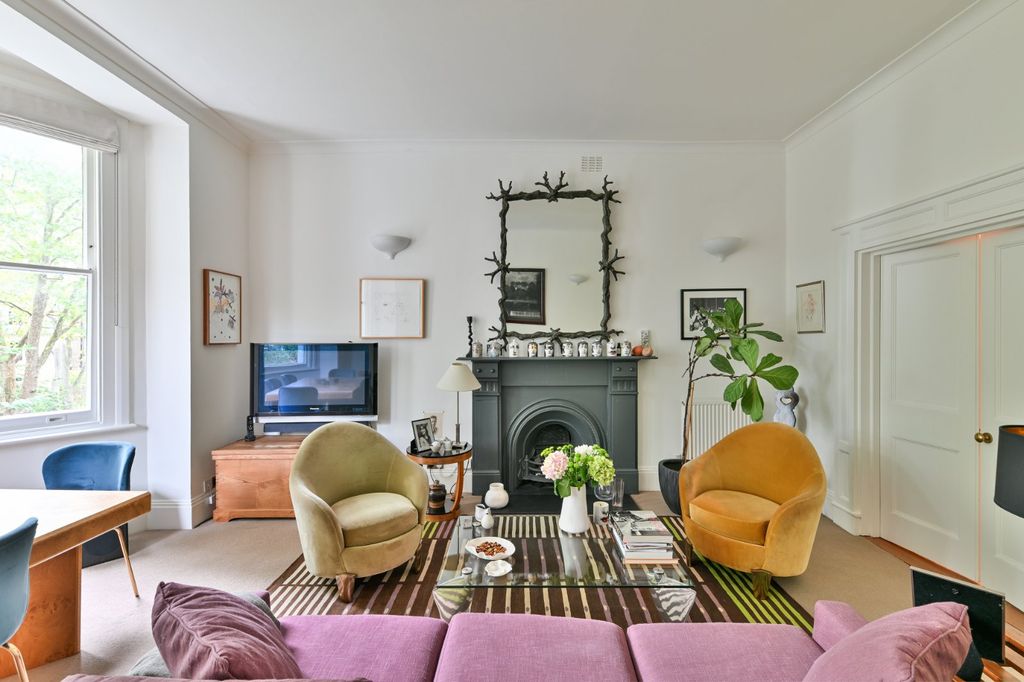 Property photo 3 of 16 Reception